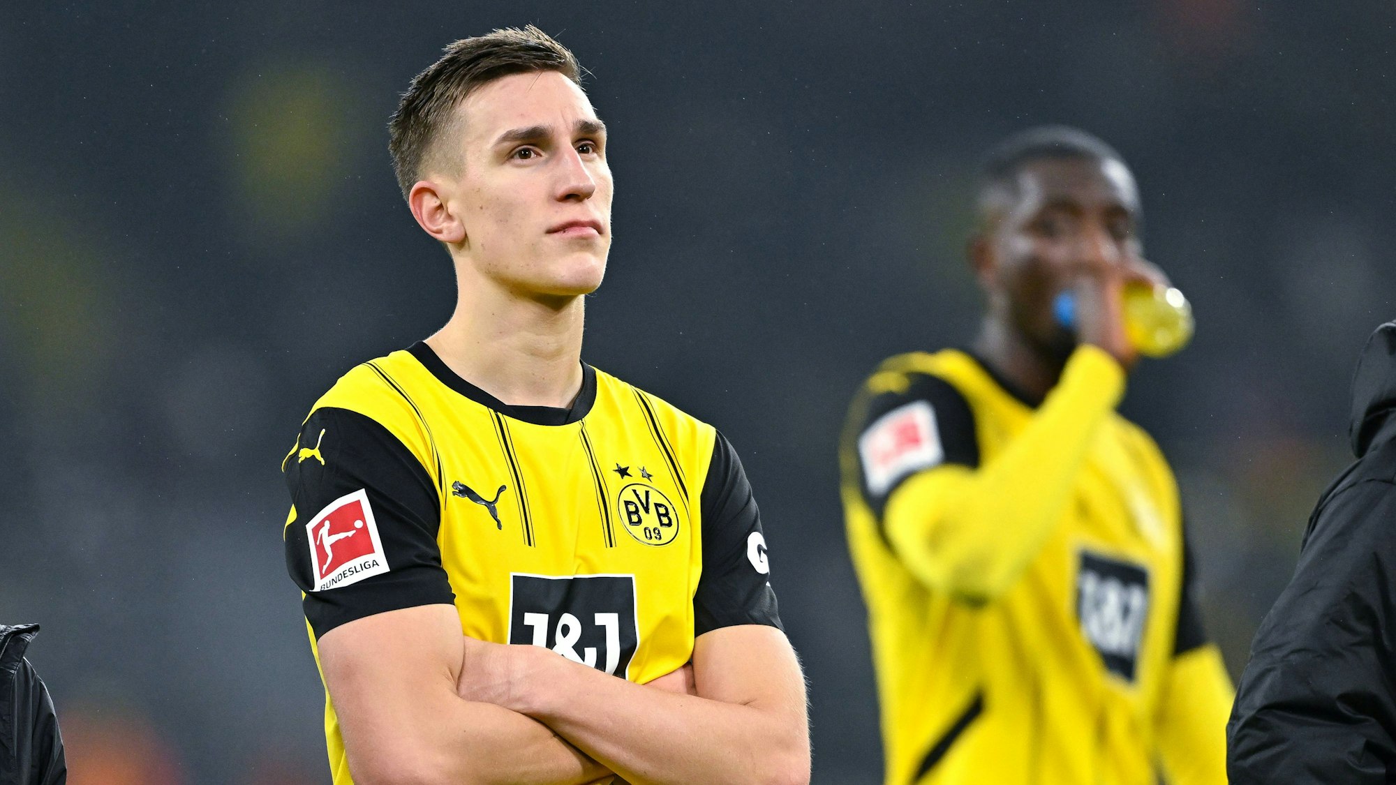 Nico Schlotterbeck verschränkt die Arme.