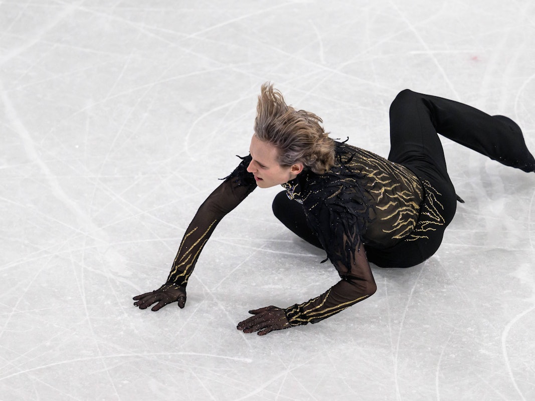 llia Malinin stürzt bei einen Sprung.