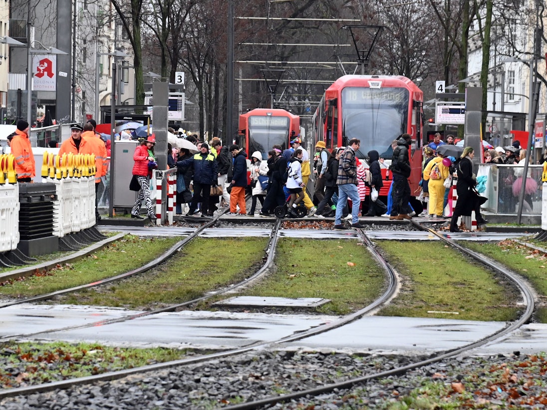 Weiberfastnacht war ein Großkampftag für die Mitarbeitenden bei der KVB.