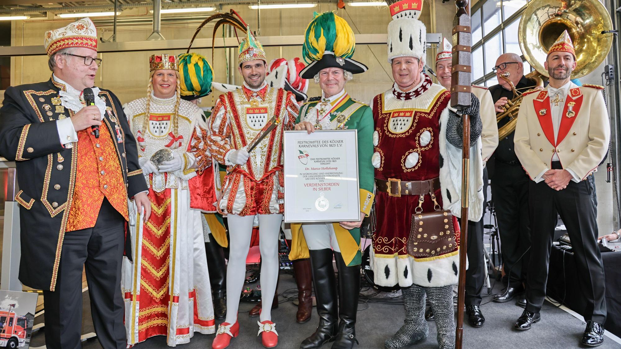 Ehrung für Adjutant Dr. Marco Hollekamp.