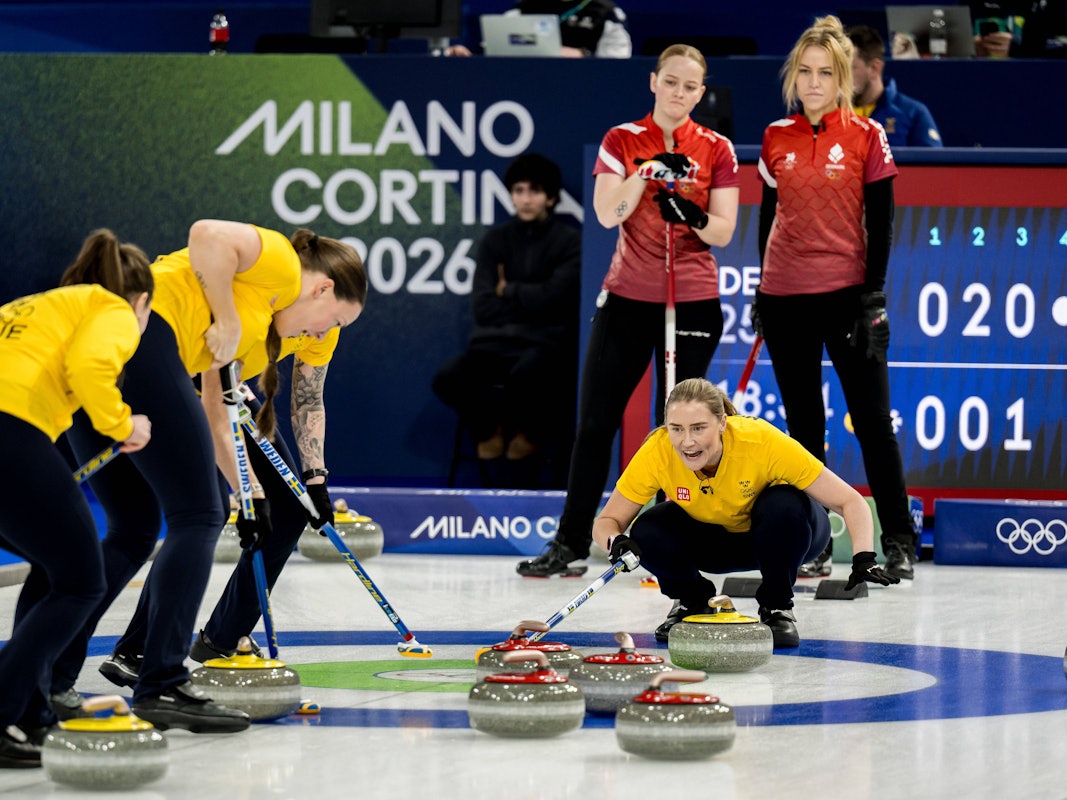 Szene aus der Curling-Partie Schweden - Dänemark.