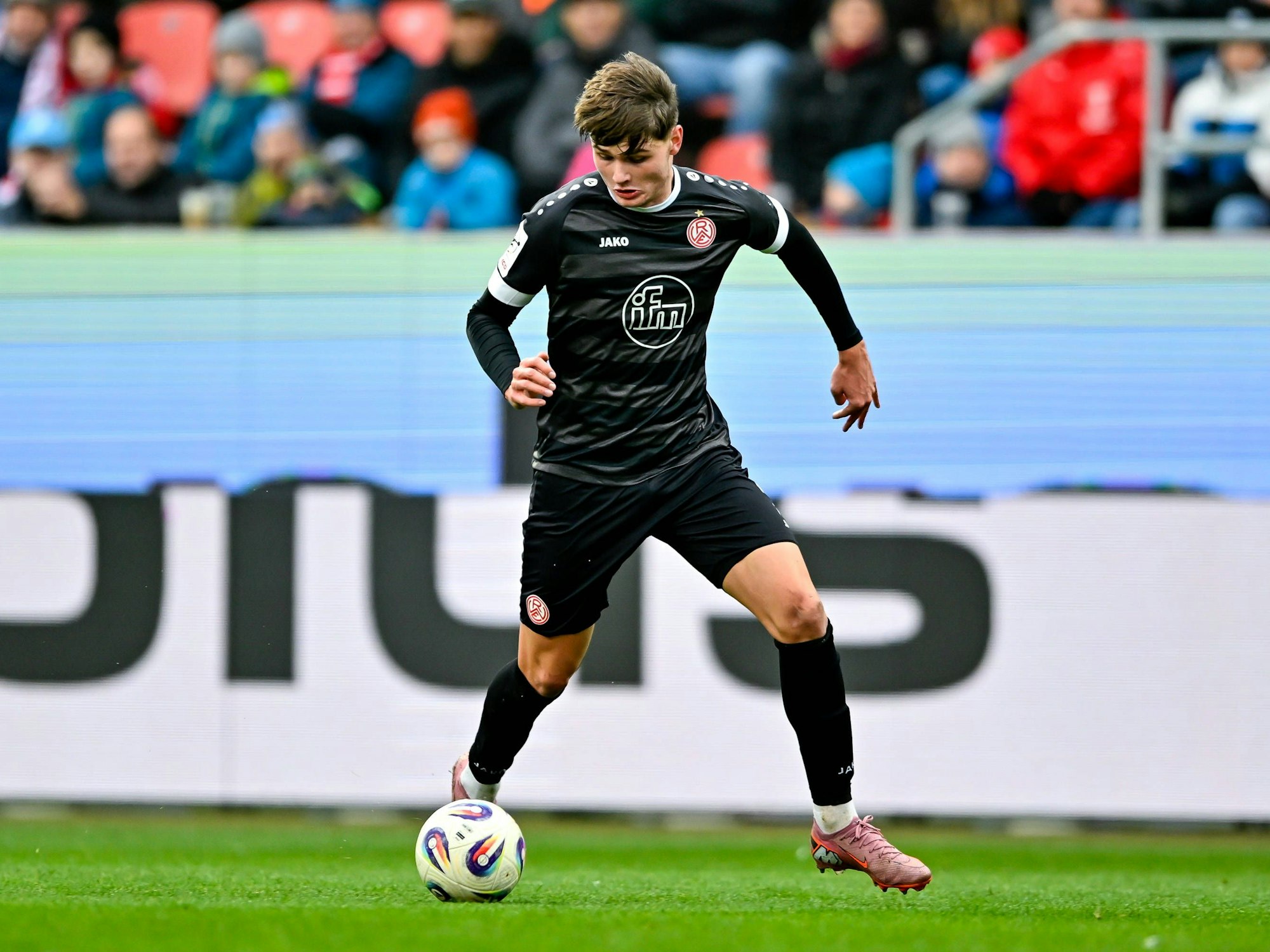 Jaka Cuber Potocnik bei einem Spiel von Rot-Weiss Essen im Einsatz.