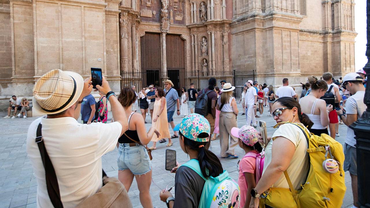 Millionen von Touristen setzen Mallorca zu.