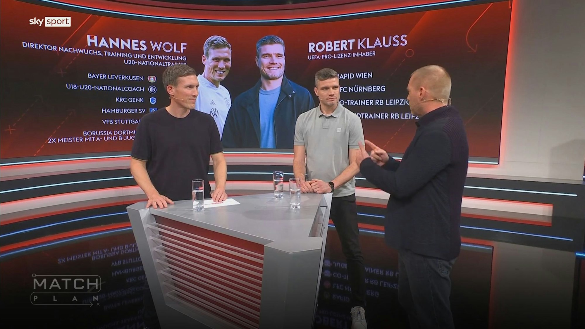 Hannes Wolf, Robert Klauß und Jan Henkel im Gespräch.