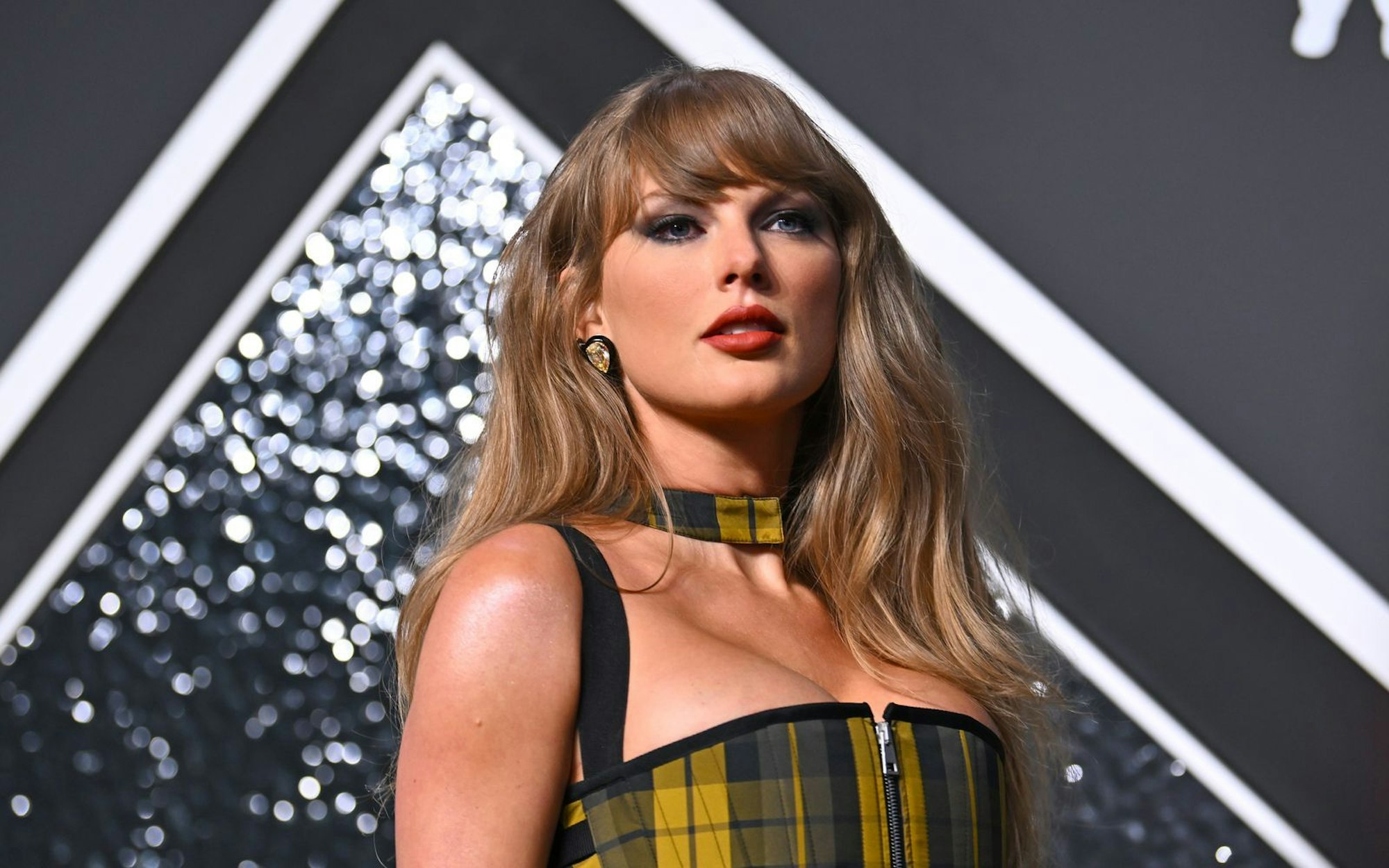Taylor Swift hat mal wieder ein ziemlich spektakuläres Musikvideo gedreht - in diesem Fall zur Single „Opalite“ aus dem Album „The Life Of A Showgirl“. (Bild: 2024 Getty Images/Roy Rochlin)