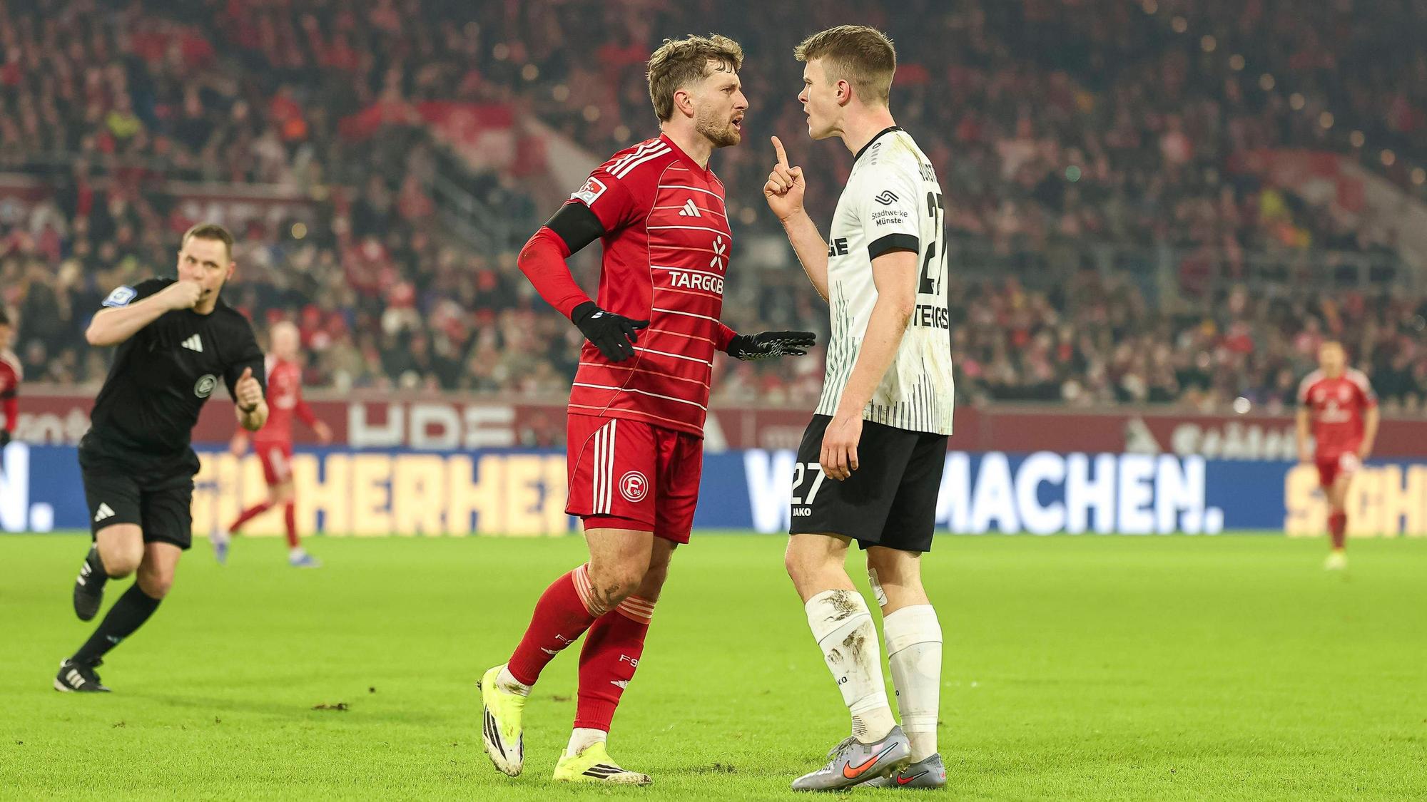 Wortgefecht zwischen Christopher Lenz und Jano ter Horst.