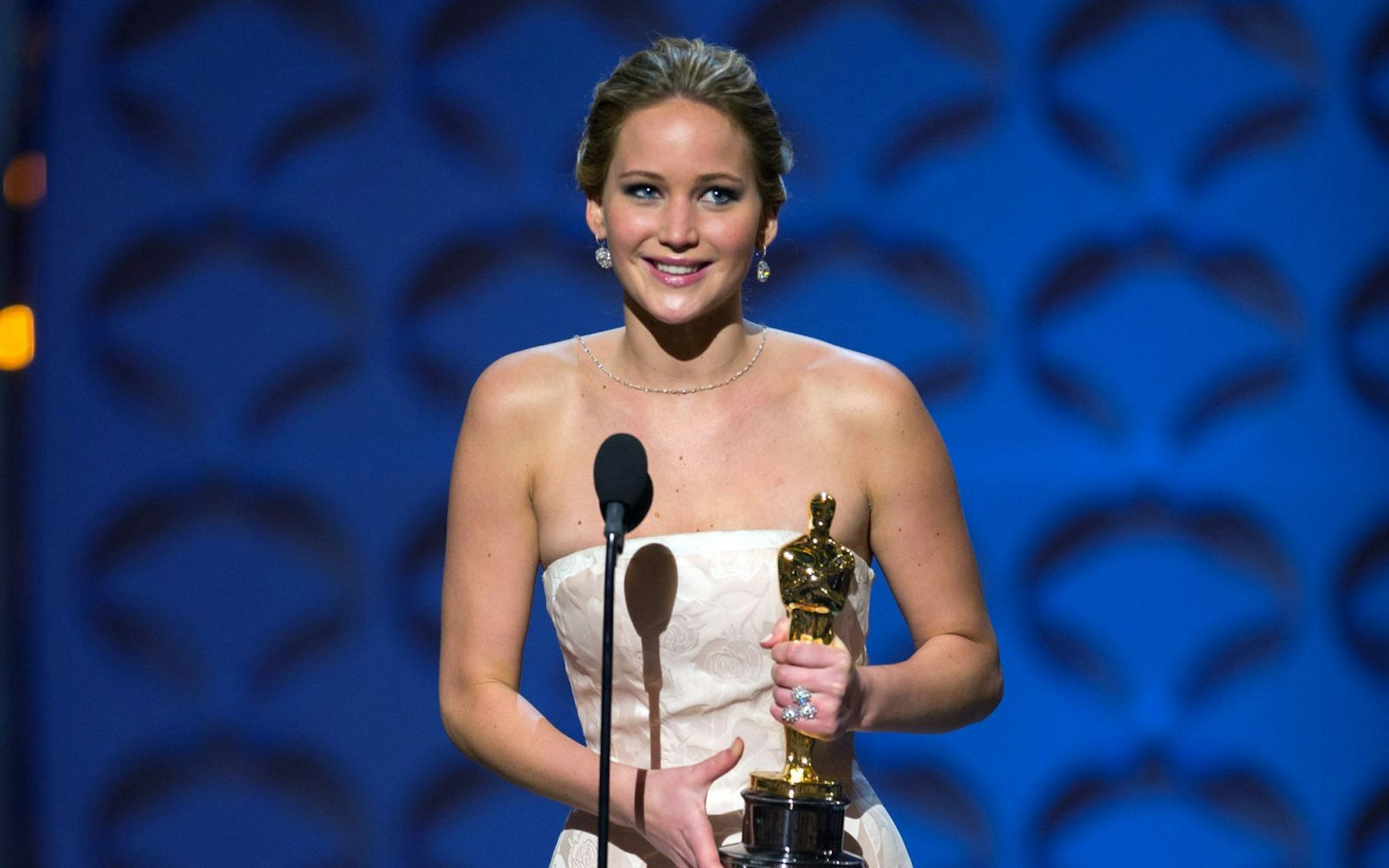 Ihr Auftritt im Drama „Winter's Bone“ (2010) brachte Jennifer Lawrence ersten Ruhm. Für ihre Rolle als Psychowrack im Indiedrama „Silver Linings“ erhielt sie 2013 den Oscar als beste Hauptdarstellerin. (Bild: Michael Yada / A.M.P.A.S.)