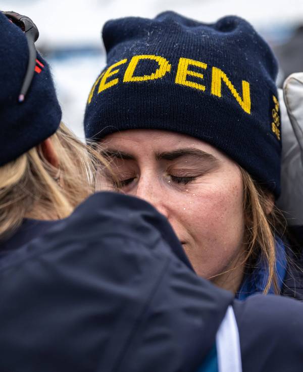 Ebba Andersson niedergeschlagen im Ziel
