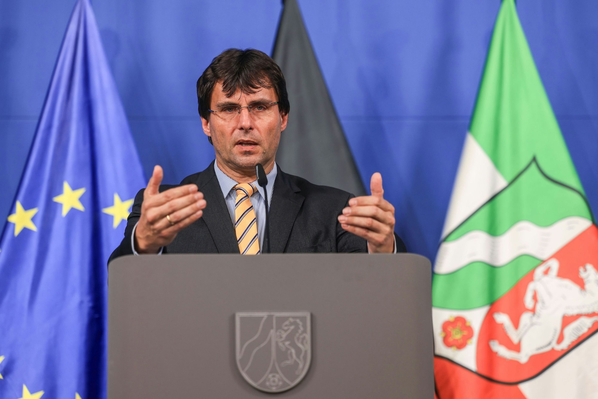 Marcus Optendrenk (CDU) spricht auf einer Pressekonferenz nach der Kabinettssitzung zum Haushaltsentwurf 2025 und zum Nachtragshaushalt.