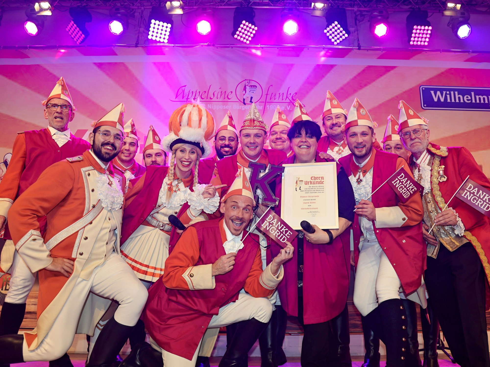 Ingrid Kühne mit der Nippeser Bürgerwehr.