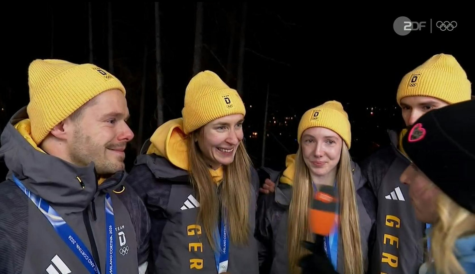 Die deutschen Skeletonis sind im ZDF-Interview emotional.