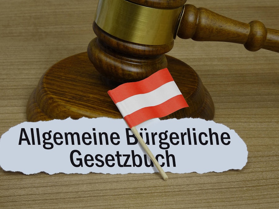 Gerichtshammer, österreichische Flagge, Allgemeine Bürgerliche Gesetzbuch