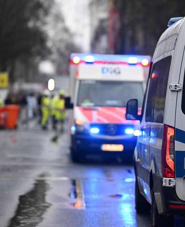 Polizei und Rettungskräfte im Einsatz