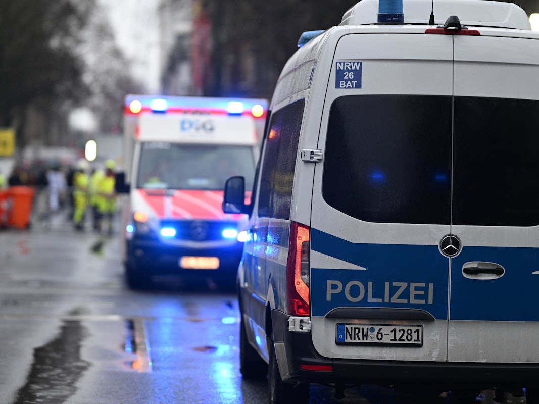 Polizei und Rettungskräfte im Einsatz