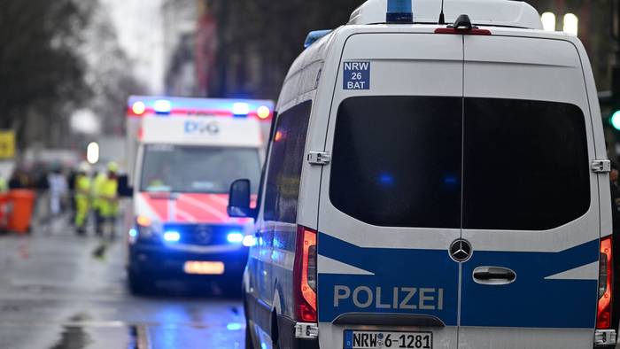 Polizei und Rettungskräfte im Einsatz