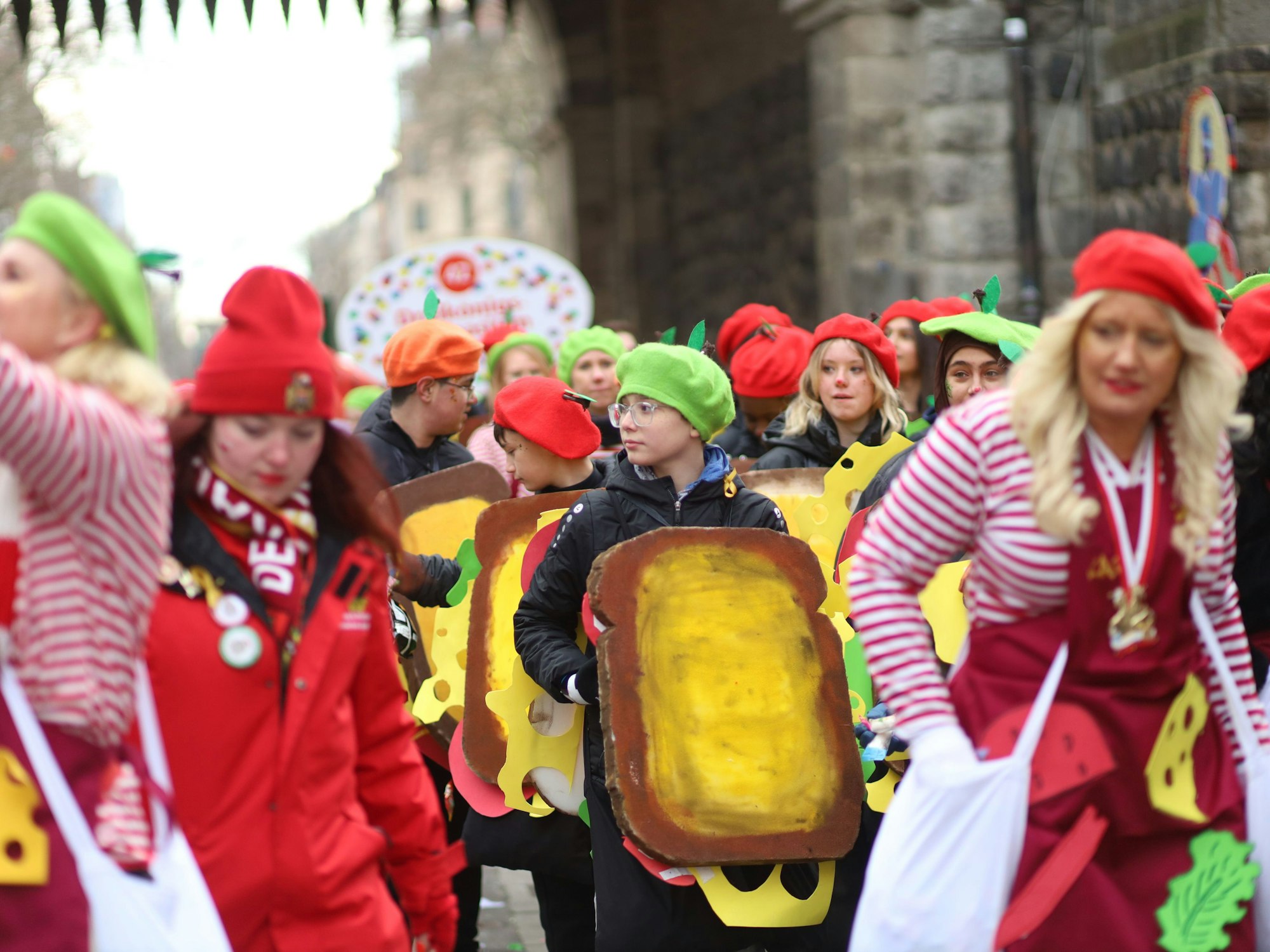 Die Schull- un Veedelszöch: Katharina-Henoth-Gesamtschule.