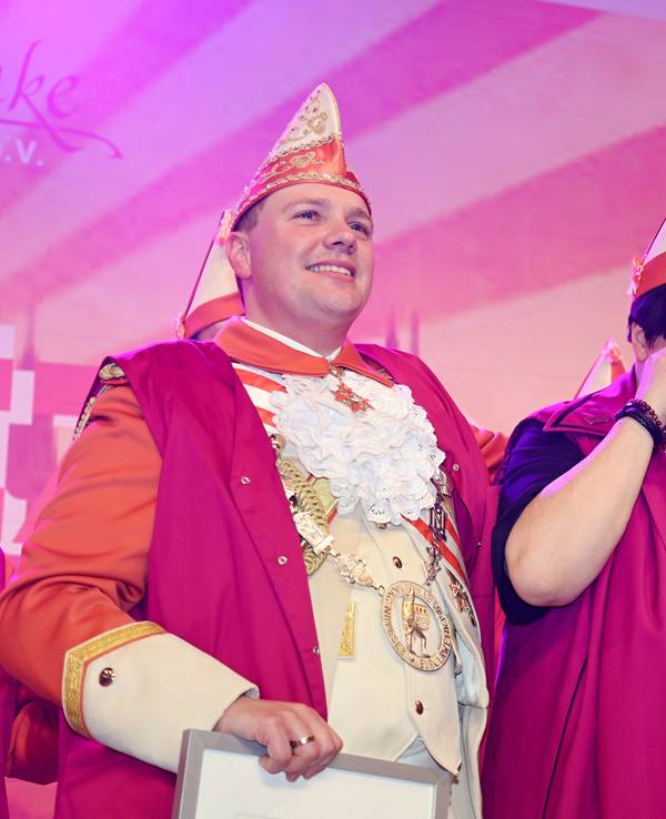 Ingrid Kühne steht zwischen Michael Gerhold und Joachim Wüst.