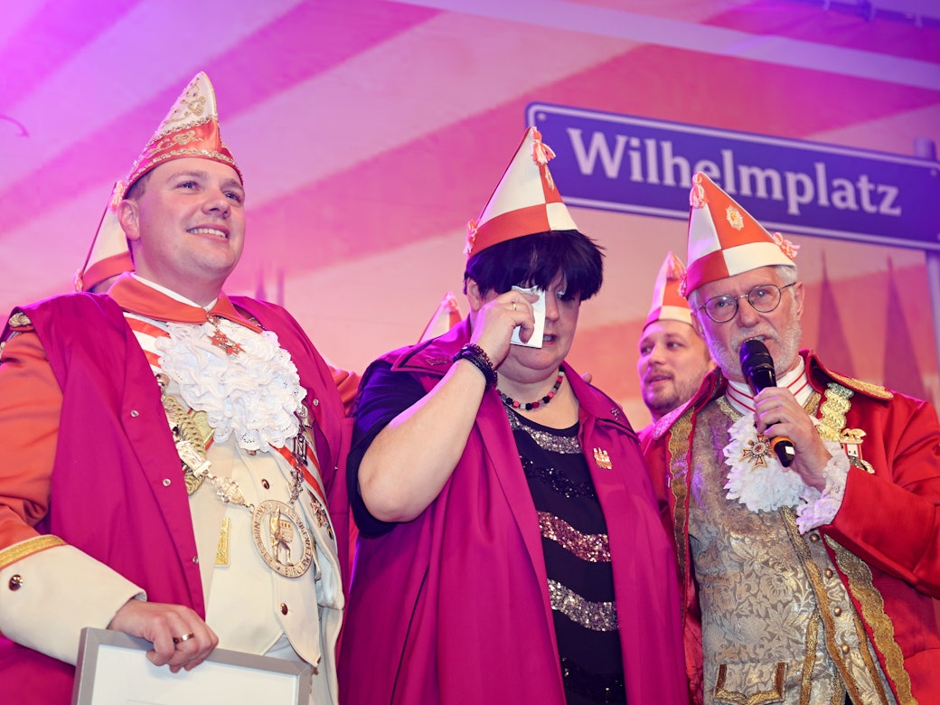 Ingrid Kühne steht zwischen Michael Gerhold und Joachim Wüst.