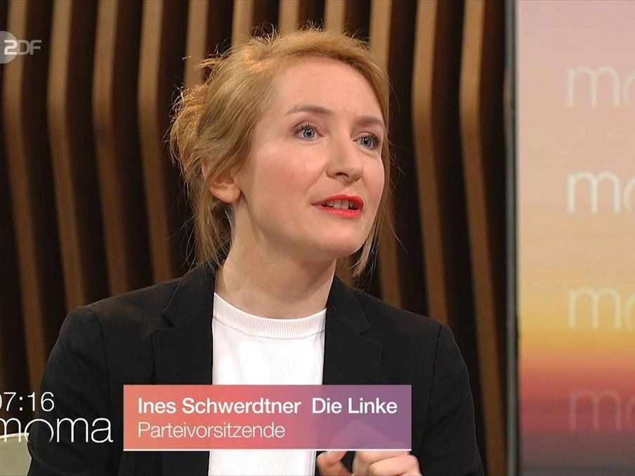 Linken-Chefin Ines Schwerdtner forderte im ZDF-Moma eine „tiefgreifende Reform“ des Rentensystems. (Bild: ZDF)