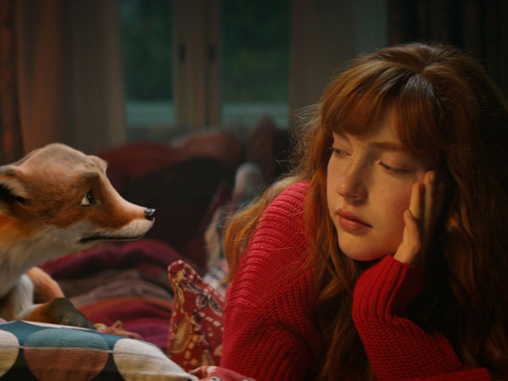 Eine ausweglose Situation? Ida (Emilia Maier) und ihr Begleittier Rabbat fürchten die Schließung der „Schule der magischen Tiere“. (Bild: 2024 Kordes & Kordes Film Süd / LEONINE Studios)