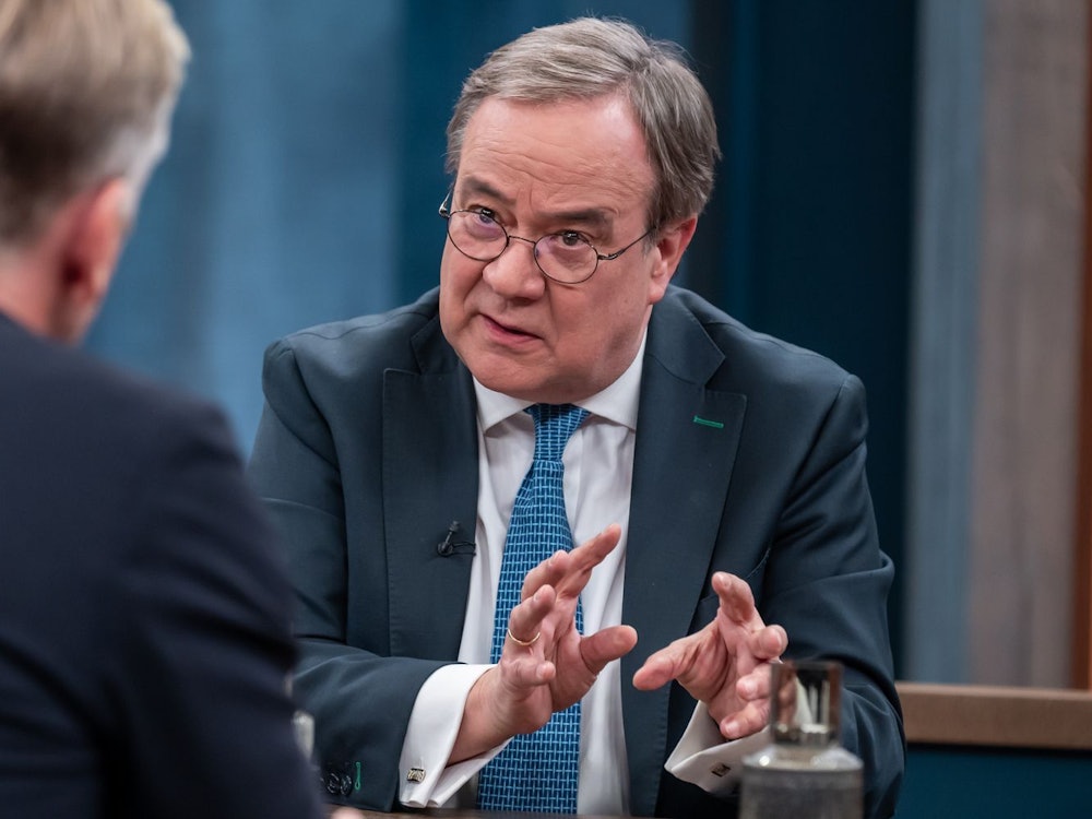 CDU-Außenpolitiker Armin Laschet sieht in der Rede von US-Außenminister Marco Rubio bei der Münchner Sicherheitskonferenz keinen Grund zur Erleichterung. (Bild: ARD / Thomas Ernst)