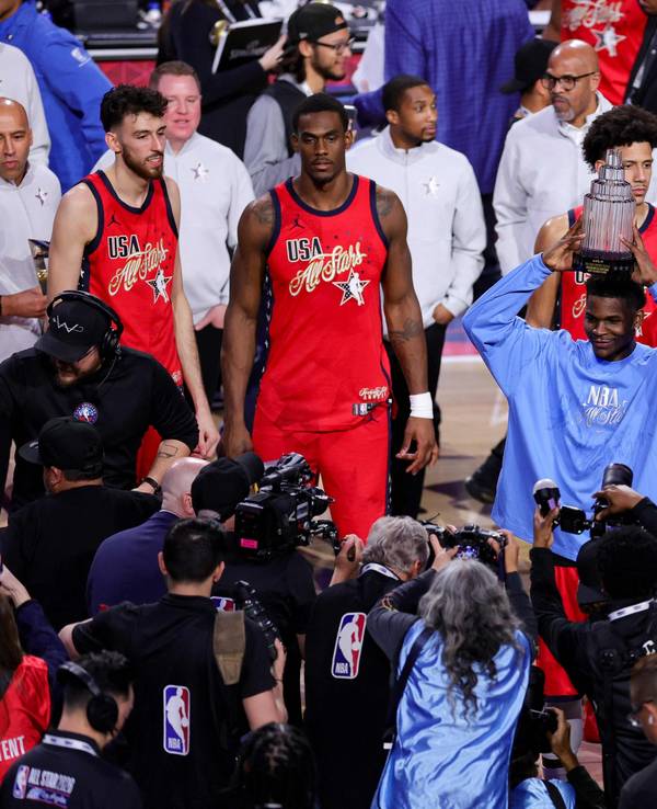 Anthony Edwards bei seiner Auszeichnung als wertvollster Spieler des All-Star-Games.