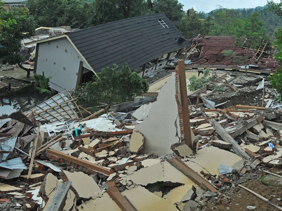 Häuser nach Erdrutsch zerstört