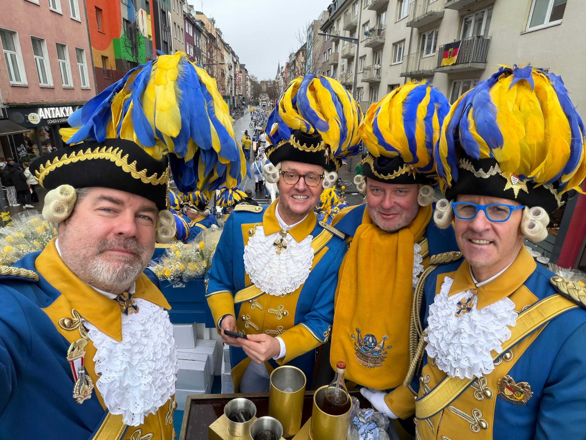 Thorsten Eisele auf dem Wagen von Markus Wallpott.