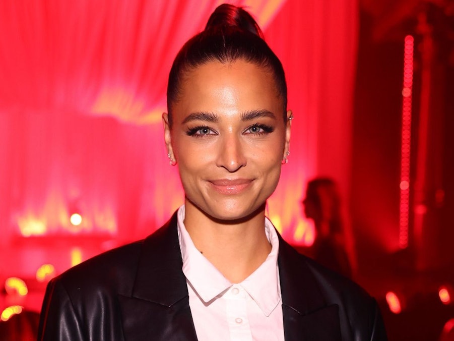 Amira Aly (Bild) und ihre Podcast-Partnerin Paula Lambert haben in ihrem Podcast „Iced Macho Latte“ über ihre Teilnahme bei „Das große Promibacken“ gesprochen. (Bild: 2025 Getty Images/Sebastian Reuter)