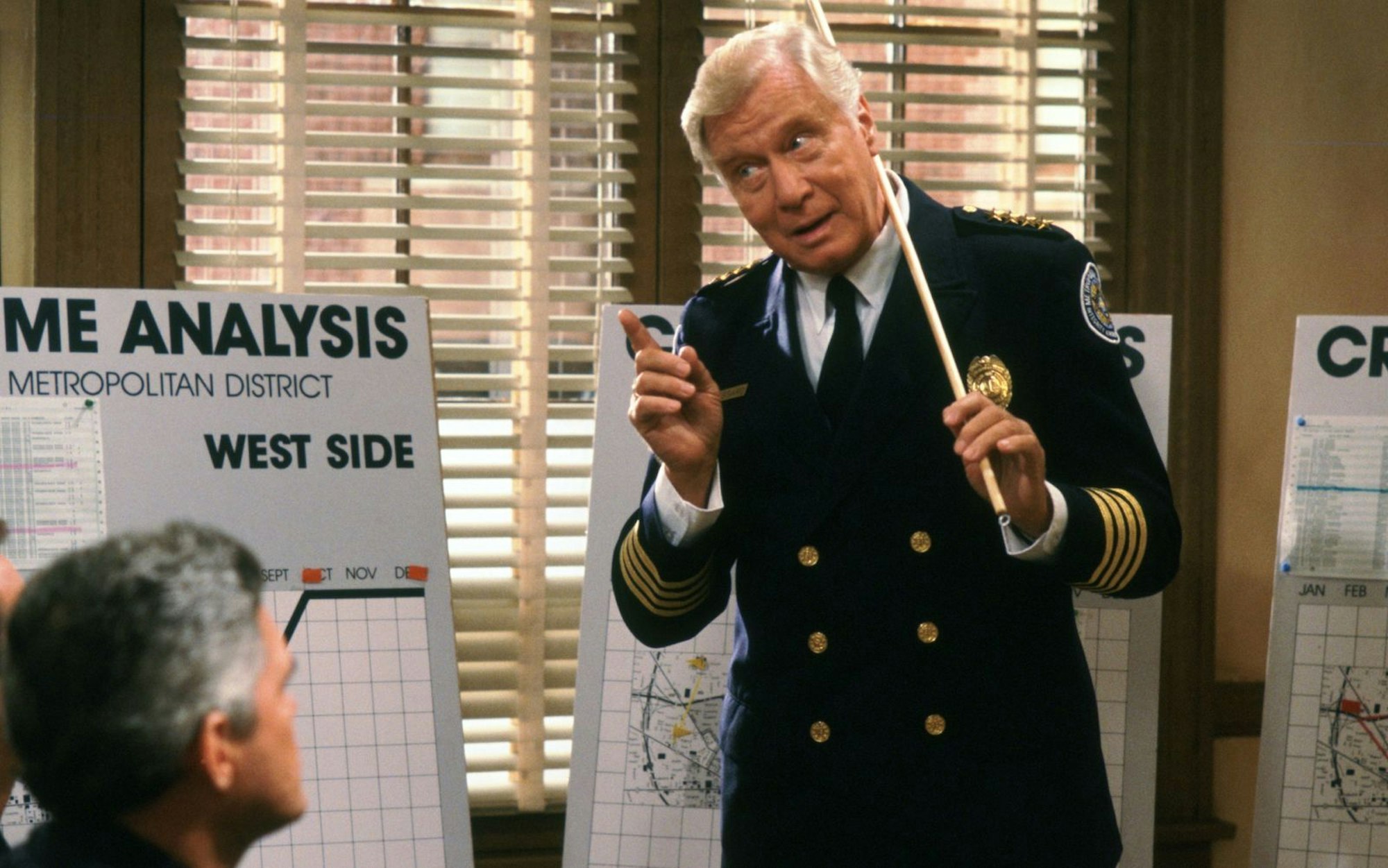 Als Kommandant Eric Lassard war George Gaynes in allen sieben „Police Academy“-Filmen zu sehen. Es blieb seine bekannteste Rolle. (Bild: Warner Bros.)