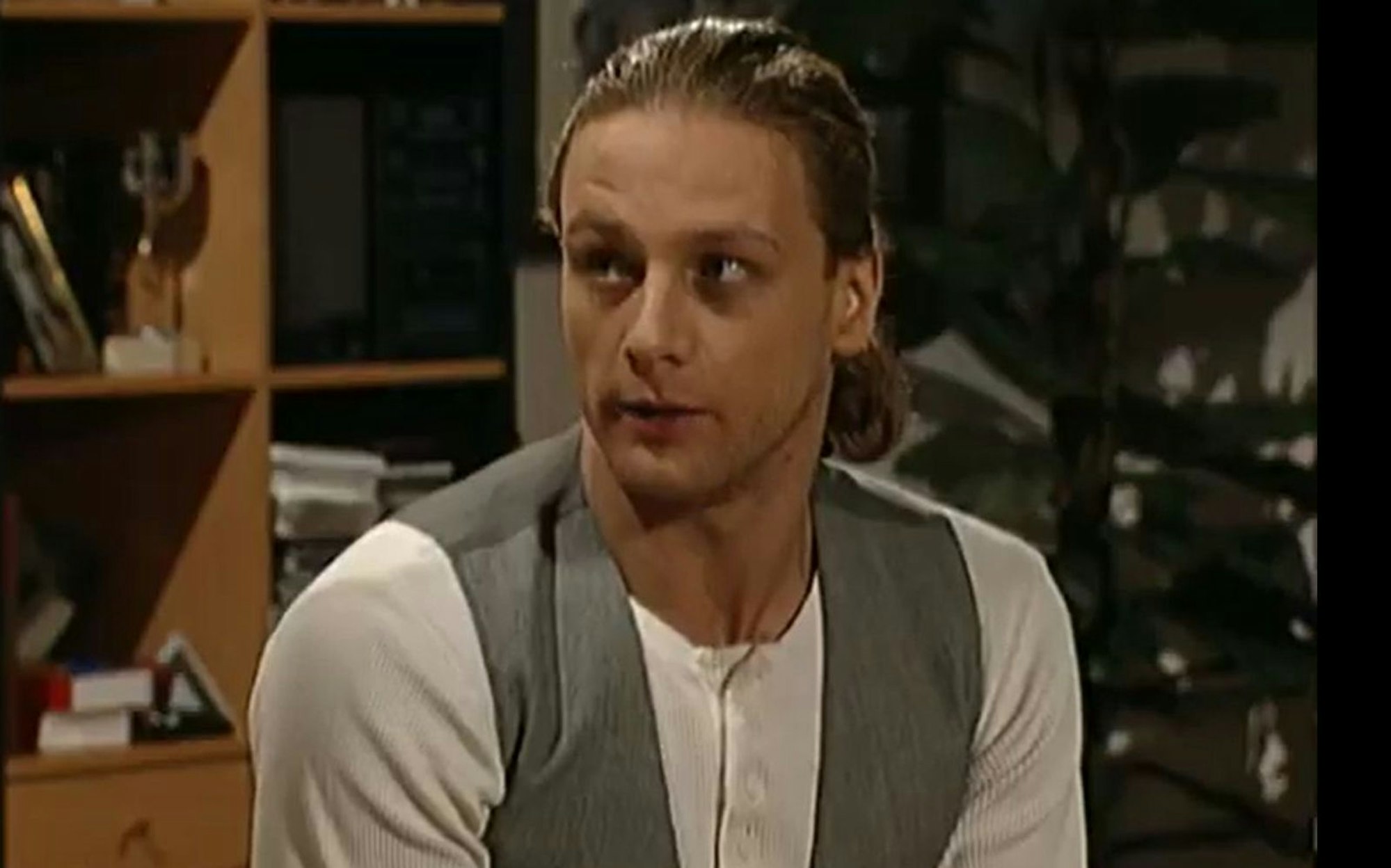 In der ARD-Soap „Verbotene Liebe“ hatte Hendrik Duryn eine seiner ersten großen Rollen. (Bild: Youtube / Verbotene Liebe)