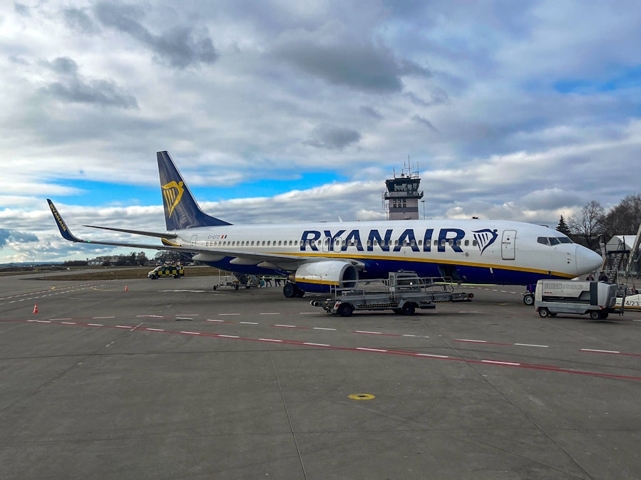 Flugzeug, Flughafen, Bodenpersonal, Kontrollturm