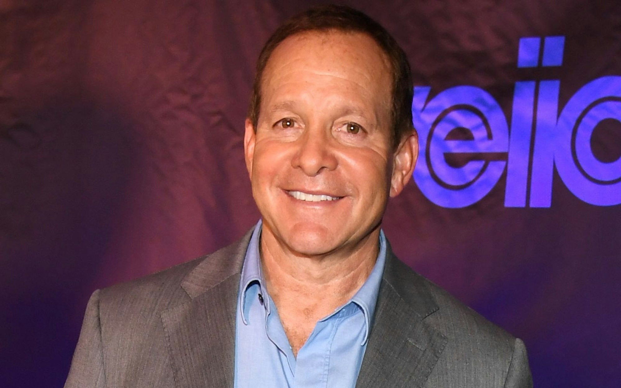 Um den Schauspieler Steve Guttenberg war es in den vergangenen Jahren still, dafür brachte er sich zuletzt auf sozialen Netzwerken wie Instagram immer wieder ins Spiel. (Bild: Ethan Miller/Getty Images)