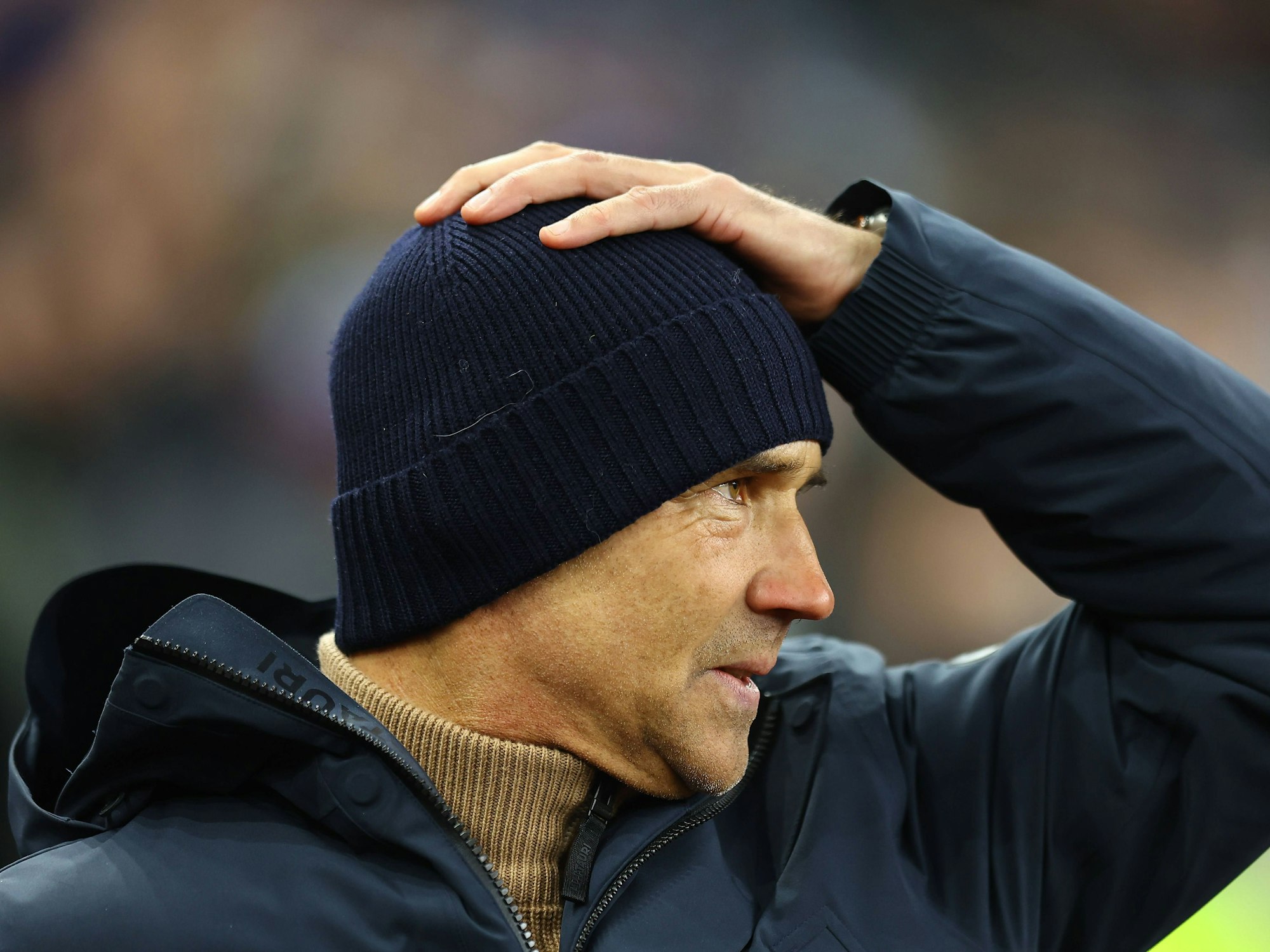 Thomas Letsch fasst sich an seine Wollmütze.