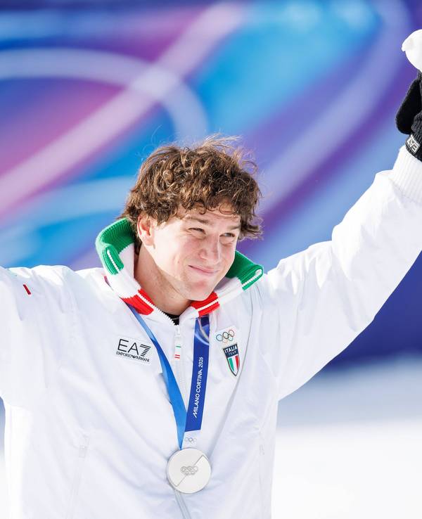 Giovanni Franzoni jubelt mit der Silbermedaille.