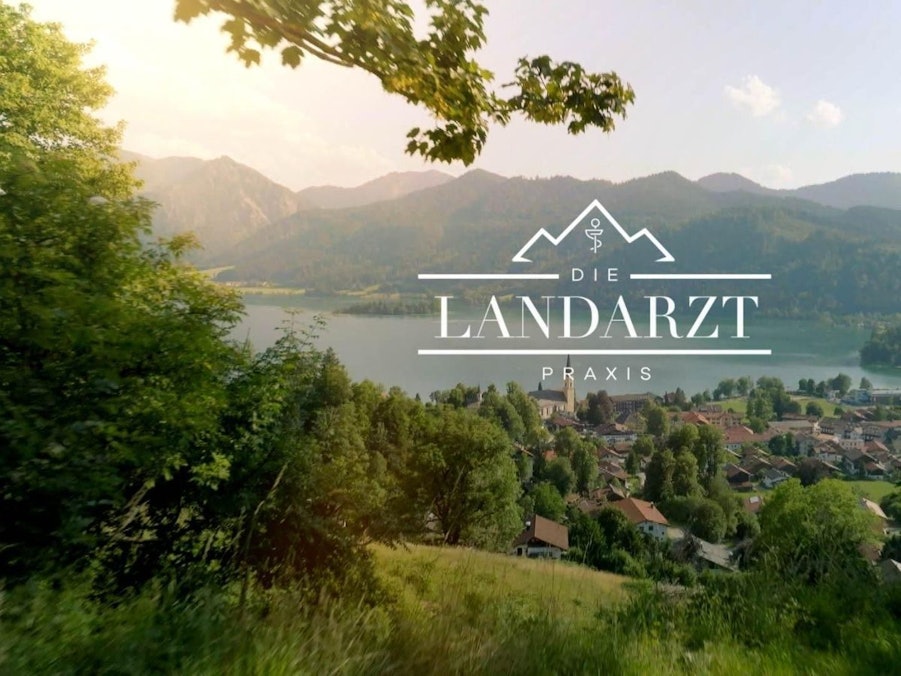 Thomas Hamer spielte zwei Staffel lang die Rolle des Kochs Matti Steininger in der Serie „Die Landarztpraxis“. Nun ist der Schauspieler verstorben. (Bild: SAT.1)