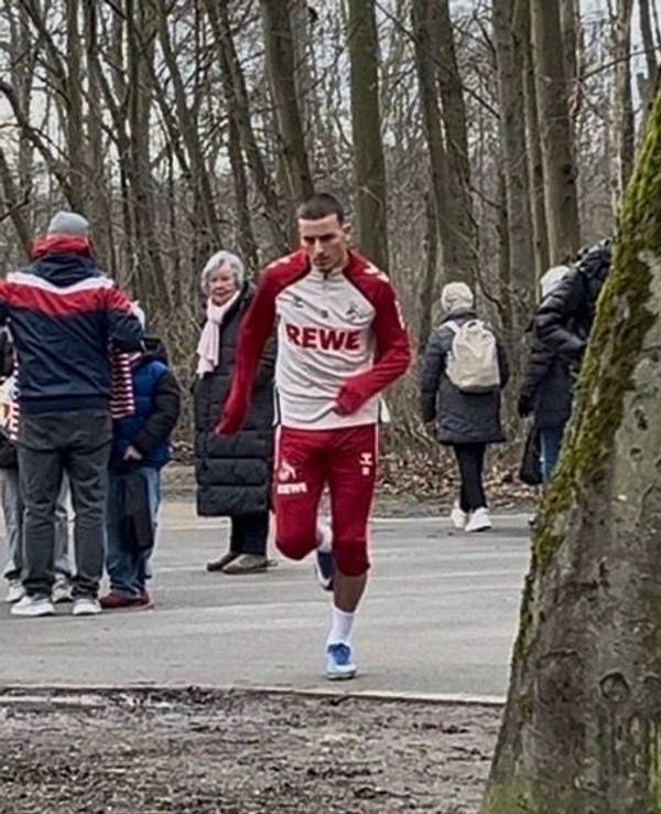 Said El Mala ist am Mittwoch (18. Februar 2026) zum FC-Training gesprintet.