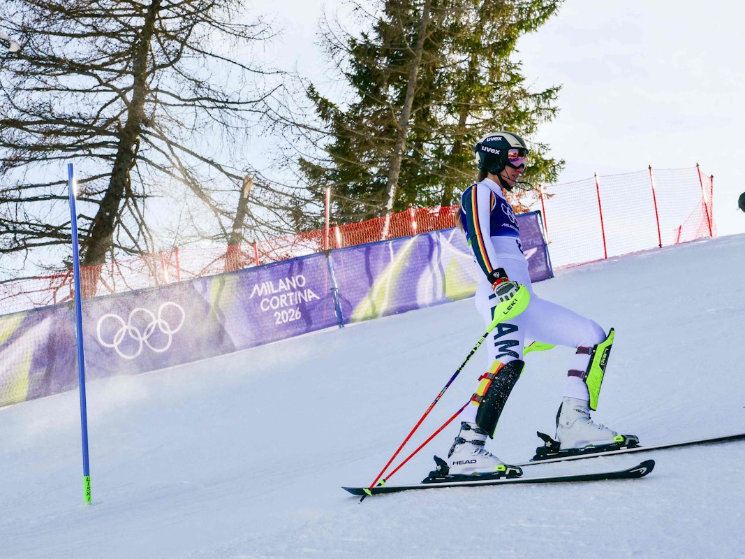Lena Dürr steht ratlos auf der Strecke.