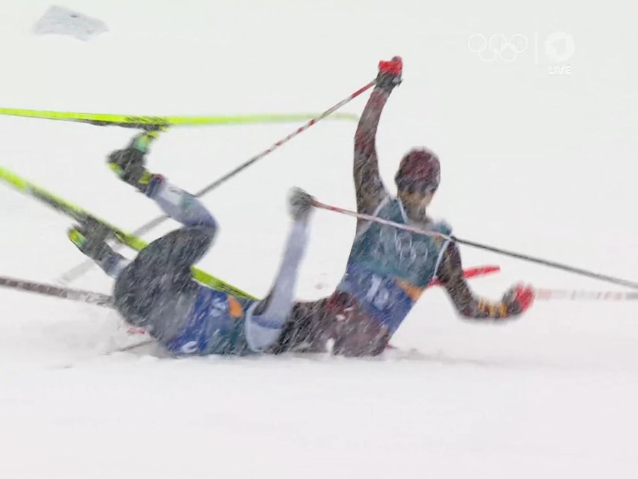 Sturz in der Nordischen Kombination bei Olympia.