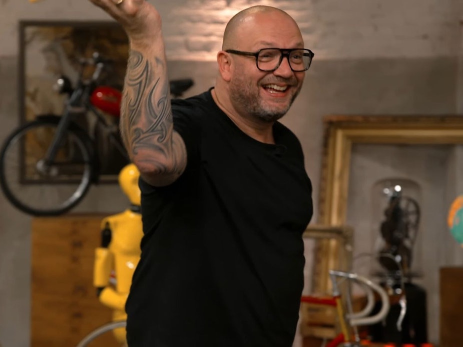 In der Donnerstagsausgabe wurde ein altes Möbelstück präsentiert. (Bild: ZDF)