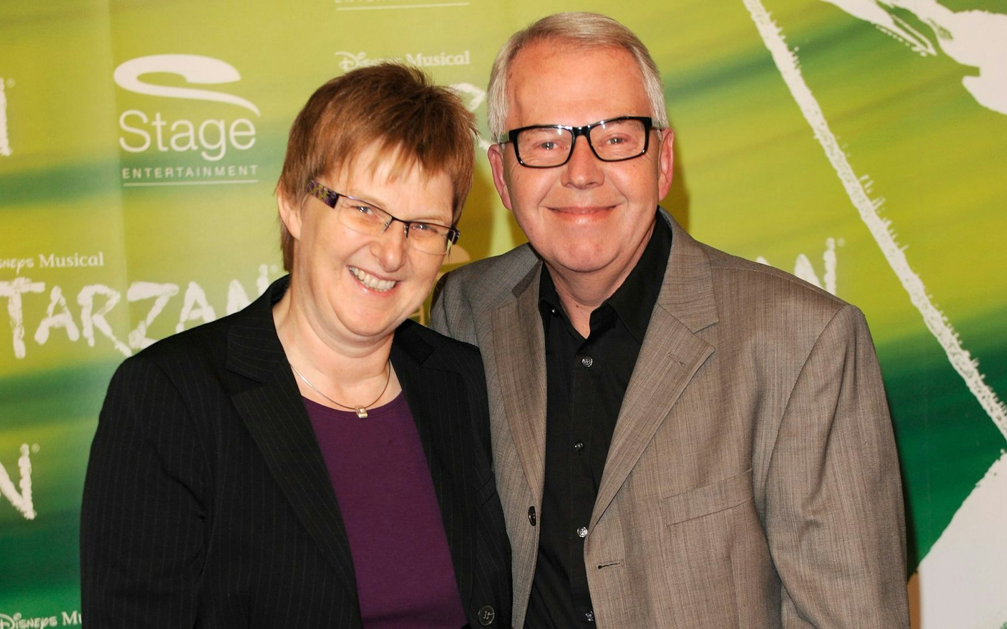Harald Maack (Bild, mit seiner Frau Astrid) war jahrelang einer der Publikumslieblinge bei „Notruf Hafenkante“. (Bild: Christian Augustin/Getty Images)