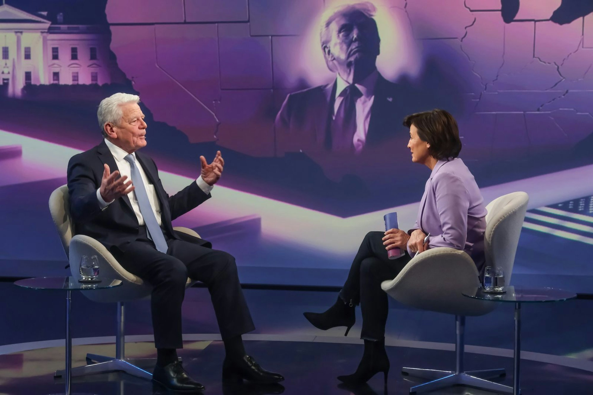 Joachim Gauck hat bei Sandra Maischberger über Donald Trump gesprochen. (Bild: WDR/Oliver Ziebe)