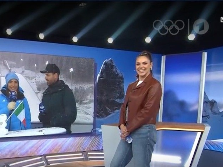 Esther Sedlaczek spricht mit Lea Wagner und Sven Hannawald.