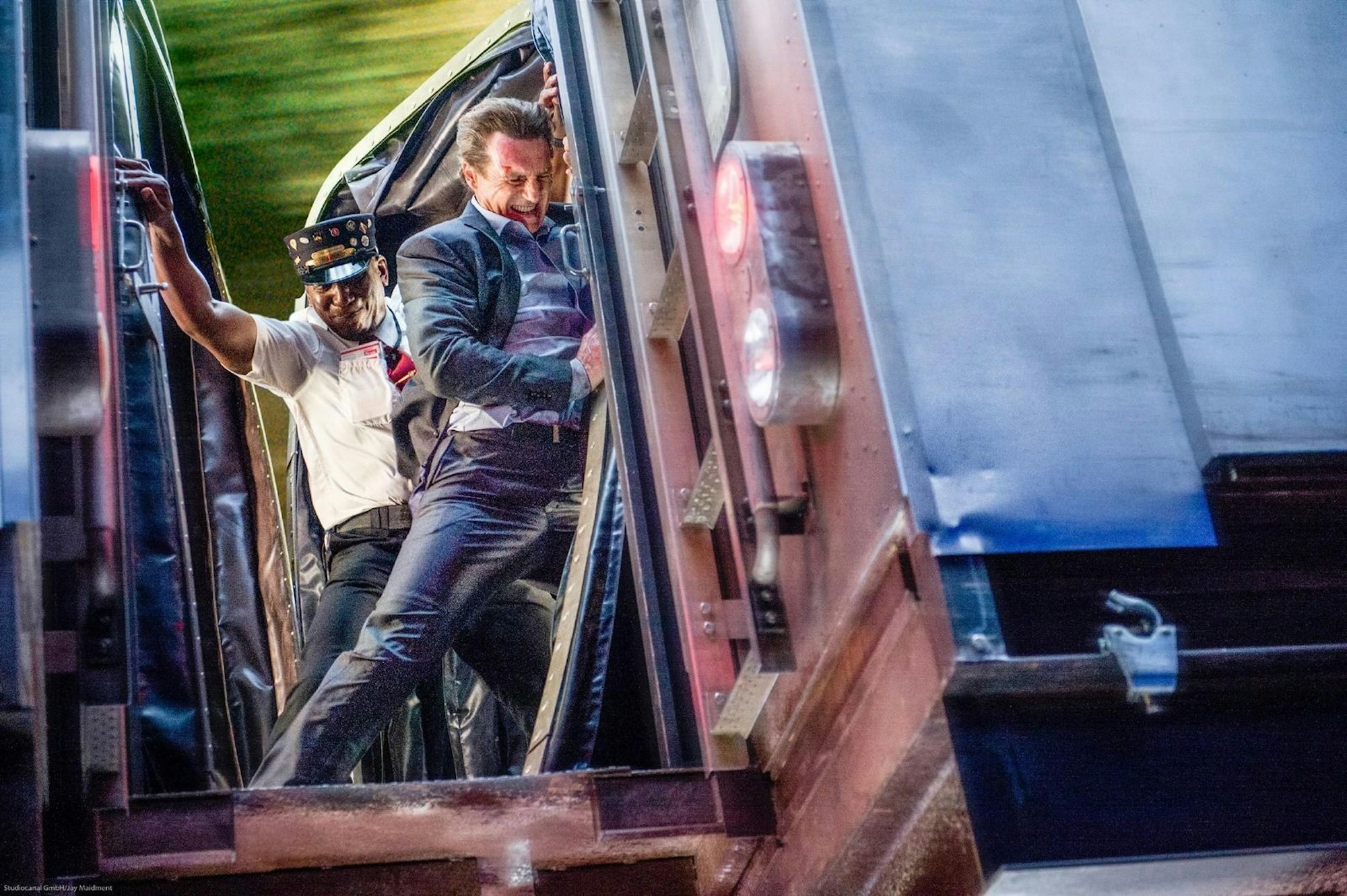 In „The Commuter“ darf Liam Neeson einmal mehr ganz Action-Star sein. (Bild: RTL / © 2018 STUDIOCANAL S.A.S. TF1 FILMS PRODUCTION S.A.S.)