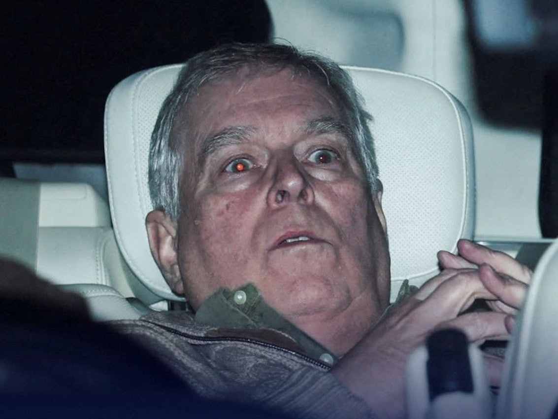 Der ehemalige Prinz Andrew wurde wegen seiner Verbindungen zum Kindersexhändler Jeffrey Epstein verhaftet.