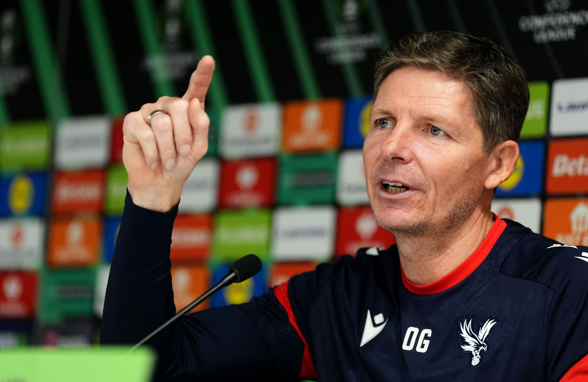 Crystal-Palace-Trainer Oliver Glasner spricht während einer Pressekonferenz auf dem Crystal-Palace-Training-Ground in Beckenham.