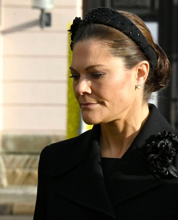 Kronprinzessin Victoria von Schweden bei der Kranzniederlegung zum Volkstrauertag in der Zentralen Gedenkstätte der Bundesrepublik Deutschland für die Opfer von Krieg und Gewaltherrschaft.
