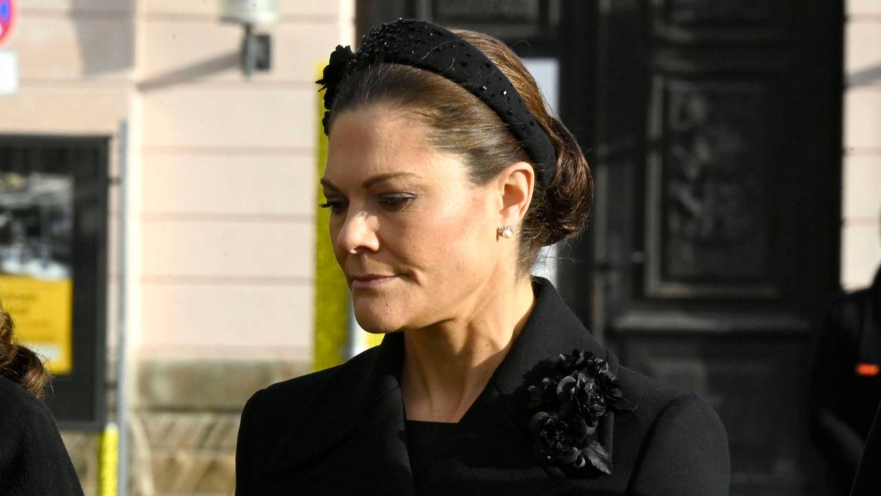 Kronprinzessin Victoria von Schweden bei der Kranzniederlegung zum Volkstrauertag in der Zentralen Gedenkstätte der Bundesrepublik Deutschland für die Opfer von Krieg und Gewaltherrschaft.
