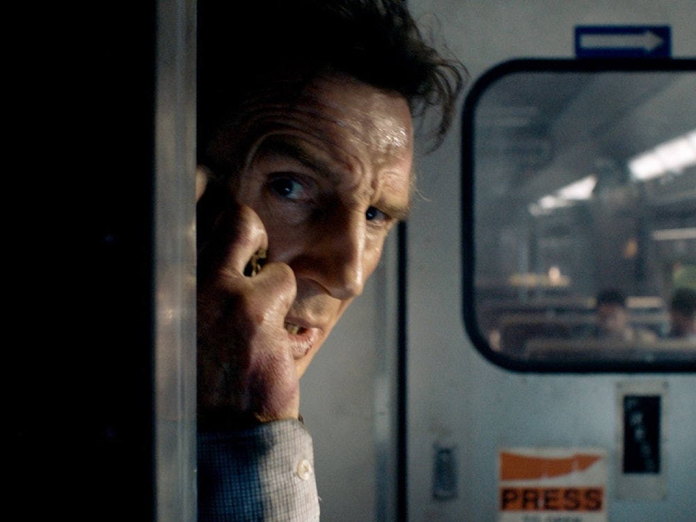 Michael MacCauley (Liam Neeson) bleibt wenig Zeit, um einen geheimnisvollen Passagier zu finden. (Bild: RTL / © 2018 STUDIOCANAL S.A.S. TF1 FILMS PRODUCTION S.A.S.)