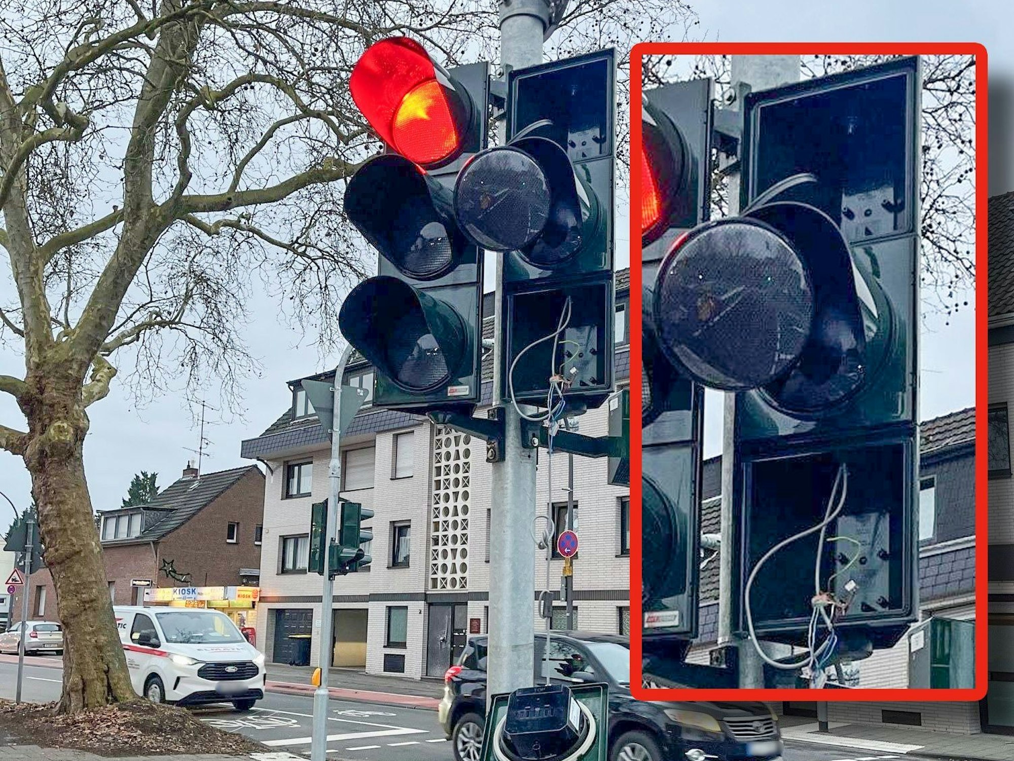 Die Ampel an der Tankstelle (Berliner Straße, Ecke Odenthaler Straße) in Köln-Dünnwald wird immer wieder angefahren.